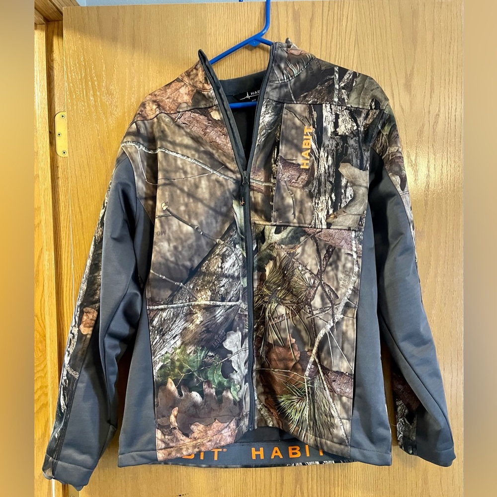 Habit Broadwing Softshell Flex Jacket, Size Medium, Mossy Oak, Hunting